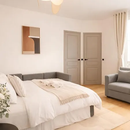Superb Family - Le Marais Parigi