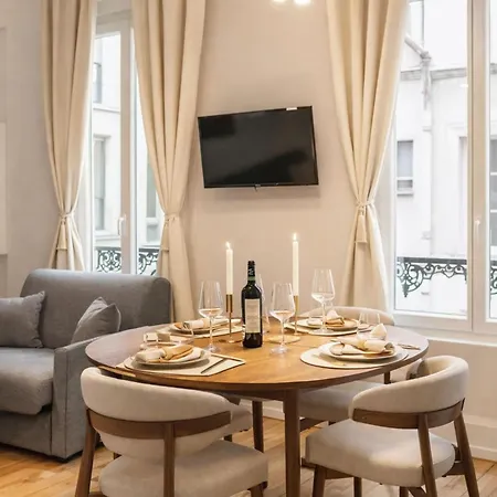 Superb Family - Le Marais * Parigi