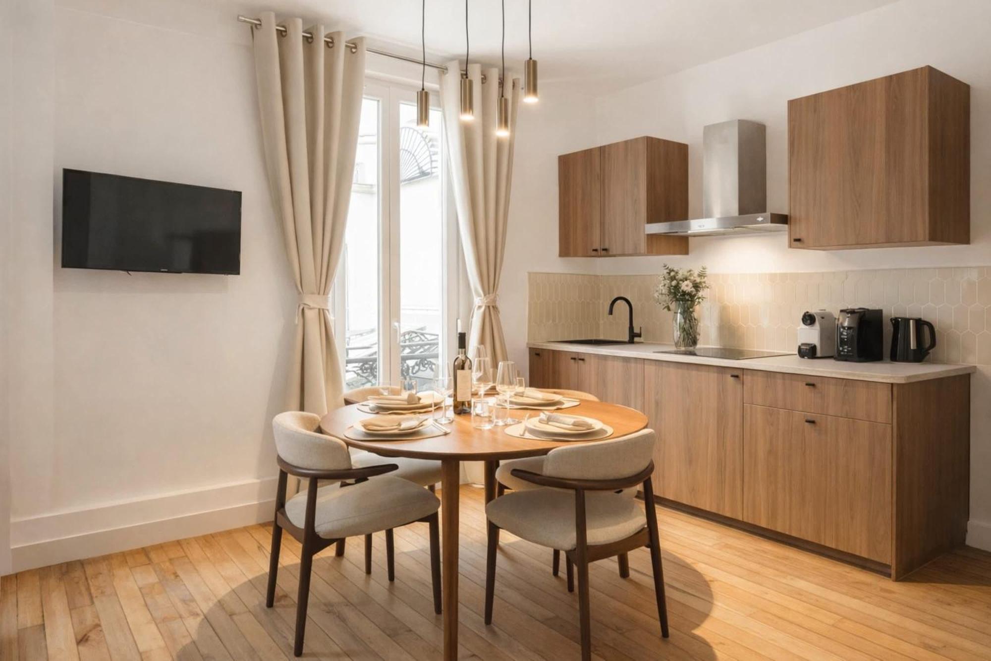 Superb Family - Le Marais Parigi